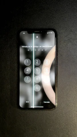 Apple iPhone XS de N****s antes de la reparación de pantalla