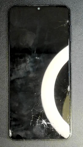 Samsung Galaxy A32 5G de C****s antes de la reparación de pantalla