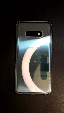 Foto tomada del Samsung Galaxy S10e de J****r posterior a la reparación de cámara trasera el 30 de Enero de 2024