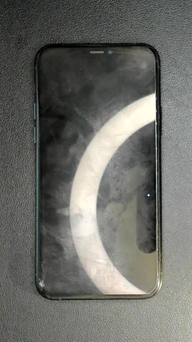 Apple iPhone 11 Pro de F******o antes de la reparación de pantalla