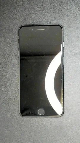 Apple iPhone 8 Plus de T****a antes de la reparación de batería