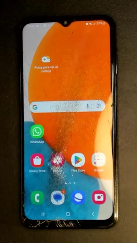 Samsung Galaxy A23 5G de B*****a antes de la reparación de pantalla