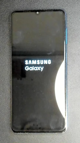 Foto tomada del Samsung Galaxy M12 de B*****z posterior a la reparación de pantalla el 6 de Febrero de 2024