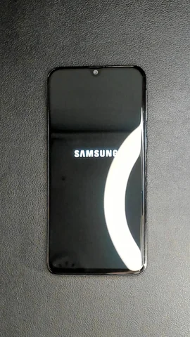 Foto tomada del Samsung Galaxy A40 de J**é posterior a la reparación de pantalla el 9 de Febrero de 2024