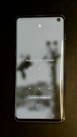 Foto tomada del Samsung Galaxy S10 de N***a posterior a la reparación de puerto de carga el 19 de Febrero de 2024