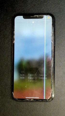 Apple iPhone 11 Pro de C****a antes de la reparación de pantalla