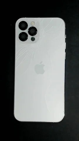 Apple iPhone 12 Pro de A*****o antes de la reparación de tapa trasera