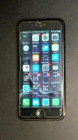 Apple iPhone SE (2020) de N*****s antes de la reparación de lector de huellas (o inicio) y pantalla