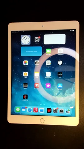 Foto tomada del Apple iPad 7 10.2 (2019) de Á***l posterior a la reparación de batería el 26 de Febrero de 2024