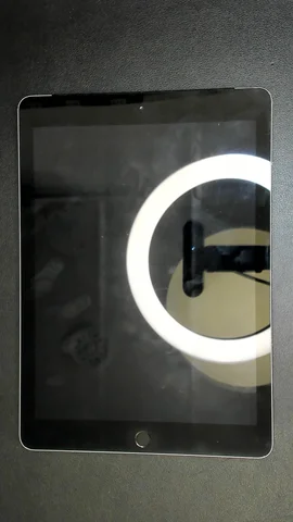 Apple iPad 6 9.7 (2018) de M***o antes de la reparación de puerto de carga