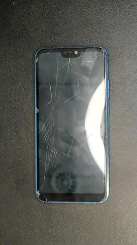 Huawei P20 lite de E*****o antes de la reparación de pantalla