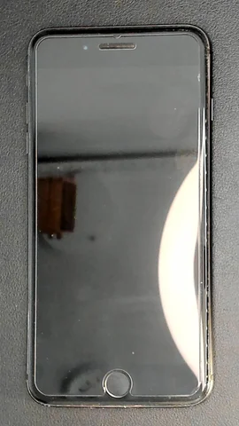 Apple iPhone 8 Plus de M****l antes de la reparación de electrónica de botón de encendido y electrónica de botones de volumen y batería