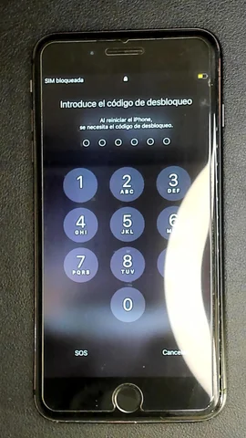 Foto tomada del Apple iPhone 8 Plus de M****l posterior a la reparación de electrónica de botón de encendido y electrónica de botones de volumen y batería el 15 de Marzo de 2024