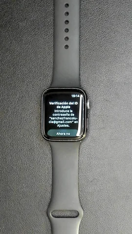 Foto tomada del Apple Watch Serie 5 44mm de L***a posterior a la reparación de pantalla el 19 de Marzo de 2024