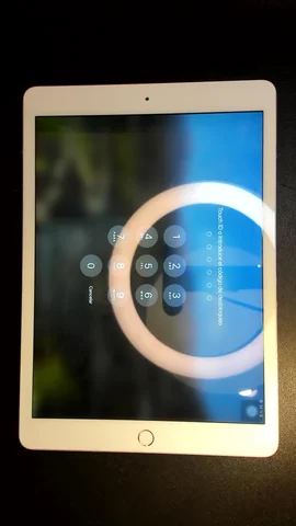 Foto tomada del Apple iPad 7 10.2 (2019) de N****s posterior a la reparación de cristal digitalizador el 26 de Marzo de 2024