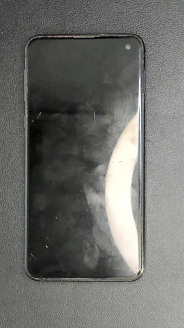 Samsung Galaxy S10e de A*a antes de la reparación de puerto de carga