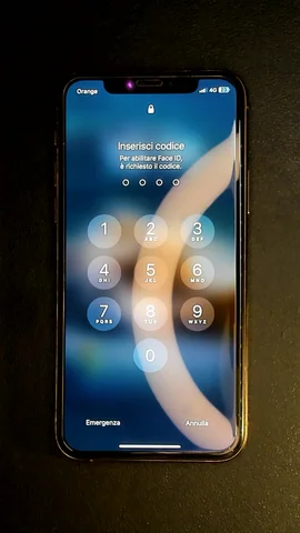 Foto tomada del Apple iPhone 11 Pro de E****o posterior a la reparación de batería el 1 de Abril de 2024