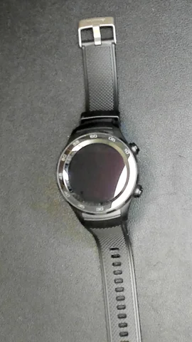 Foto tomada del Huawei Watch 2 2018 de C****s posterior a la reparación de batería el 6 de Abril de 2024