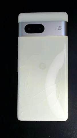 Google Pixel 7 de J***e antes de la reparación de tapa trasera