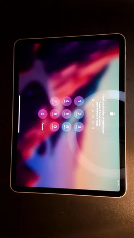 Foto tomada del Apple iPad Pro 11 (2018) de I*****o posterior a la reparación de pantalla el 11 de Abril de 2024