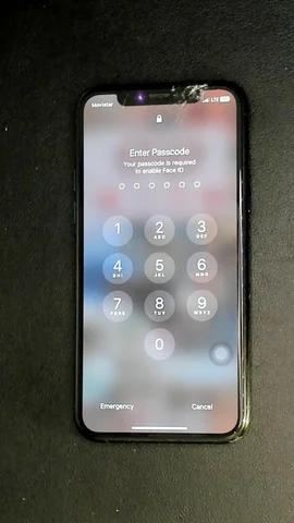 Apple iPhone 11 Pro de M*****a antes de la reparación de pantalla