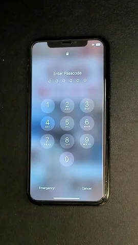 Foto tomada del Apple iPhone 11 Pro de M*****a posterior a la reparación de pantalla el 11 de Abril de 2024