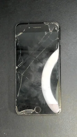 Apple iPhone 8 Plus de J**i antes de la reparación de pantalla y tapa trasera