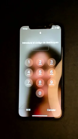 Apple iPhone XS de J**e antes de la reparación de pantalla