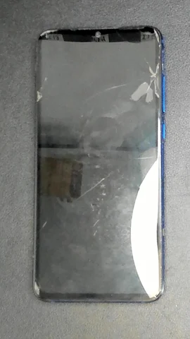 Xiaomi Mi 9 Lite de I***e antes de la reparación de batería