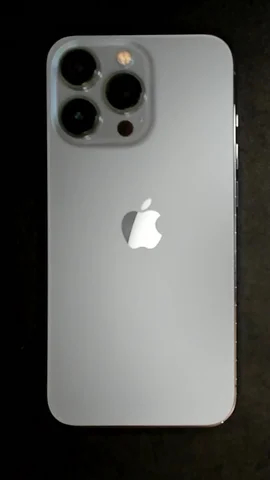 Foto tomada del Apple iPhone 13 Pro de A***a posterior a la reparación de lente de cámara trasera el 22 de Abril de 2024