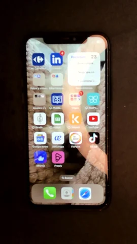 Foto tomada del Apple iPhone 11 Pro de V*******a posterior a la reparación de pantalla el 13 de Mayo de 2024