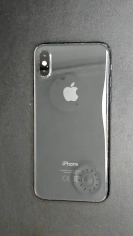 Foto tomada del Apple iPhone XS de J**é posterior a la reparación de tapa trasera y cámara trasera el 17 de Mayo de 2024