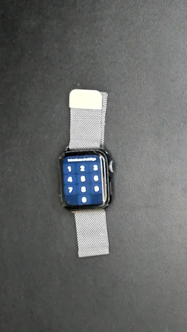 Foto tomada del Apple Watch SE 40mm de M***a posterior a la reparación de batería el 20 de Mayo de 2024