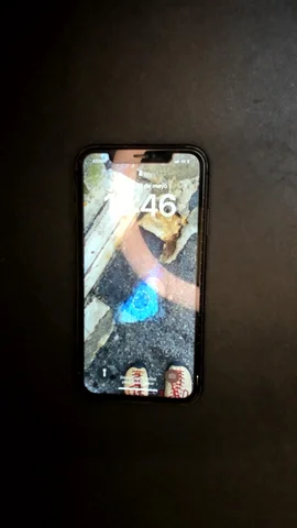 Apple iPhone 11 de E***o antes de la reparación de pantalla