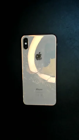 Apple iPhone XS Max de E*****e antes de la reparación de tapa trasera