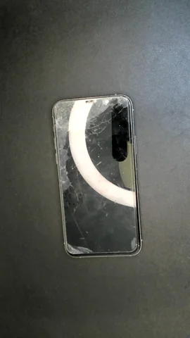 Apple iPhone 11 Pro de C*******e antes de la reparación de pantalla