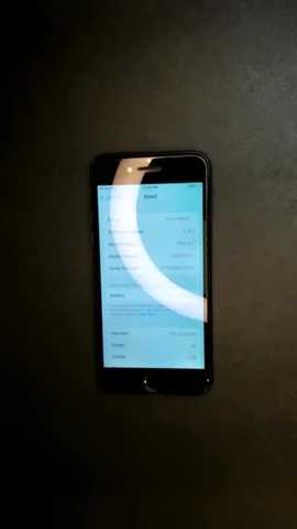 Apple iPhone 7 de A**y antes de la reparación de pantalla