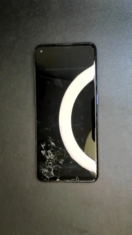 Oppo Find X5 Lite de E**c antes de la reparación de pantalla