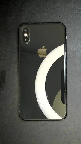 Foto tomada del Apple iPhone XS de A*a posterior a la reparación de tapa trasera el 6 de Junio de 2024