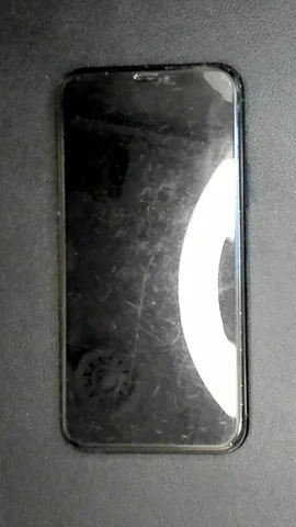 Apple iPhone 11 Pro de C****n antes de la reparación de pantalla