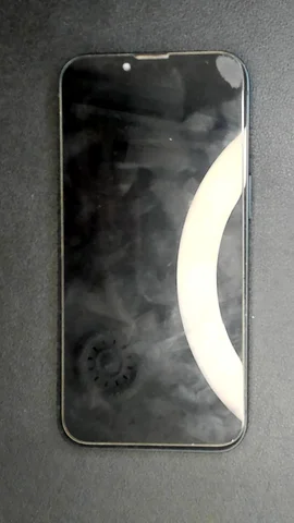 Apple iPhone 13 de A*****o antes de la reparación de pantalla