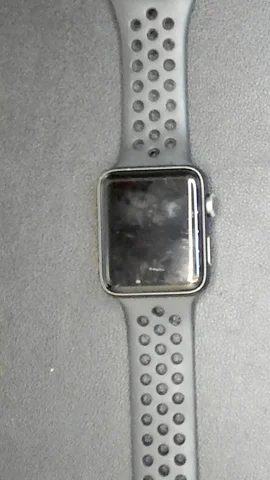 Apple Watch Serie 2 42mm de F******o antes de la reparación de cristal digitalizador