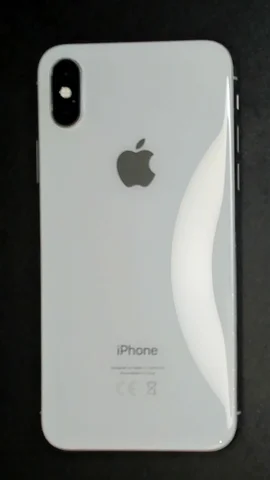 Foto tomada del Apple iPhone X de M******a posterior a la reparación de tapa trasera el 16 de Junio de 2024