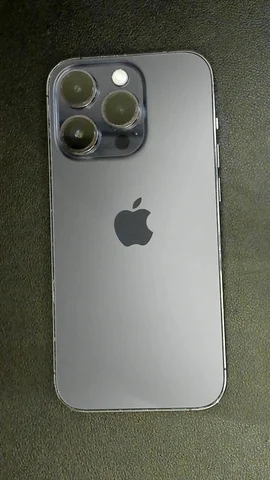 Foto tomada del Apple iPhone 14 Pro de J**n posterior a la reparación de tapa trasera el 25 de Junio de 2024