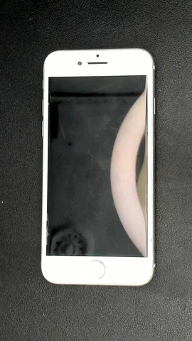 Apple iPhone 8 de F*******o antes de la reparación de puerto de carga