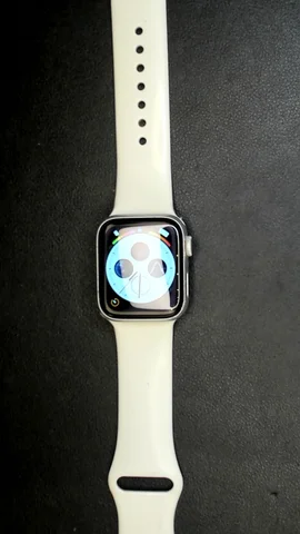 Foto tomada del Apple Watch Serie 4 40mm de M******s posterior a la reparación de pantalla el 26 de Junio de 2024