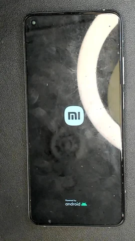 Xiaomi Mi 10T 5G de P***r antes de la reparación de electrónica encendido