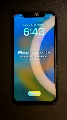 Apple iPhone X de M****l antes de la reparación de auricular