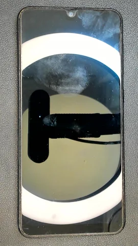 Samsung Galaxy A50 de J****r antes de la reparación de pantalla