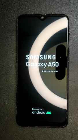 Foto tomada del Samsung Galaxy A50 de J****r posterior a la reparación de pantalla el 2 de Agosto de 2024